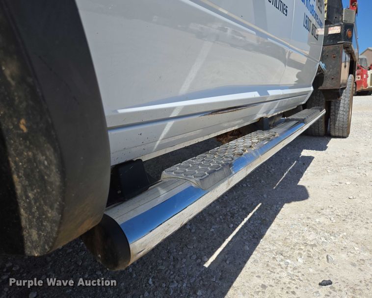 image for item ED2139 2014 Dodge Ram 5500 Crew Cab flatbed truck