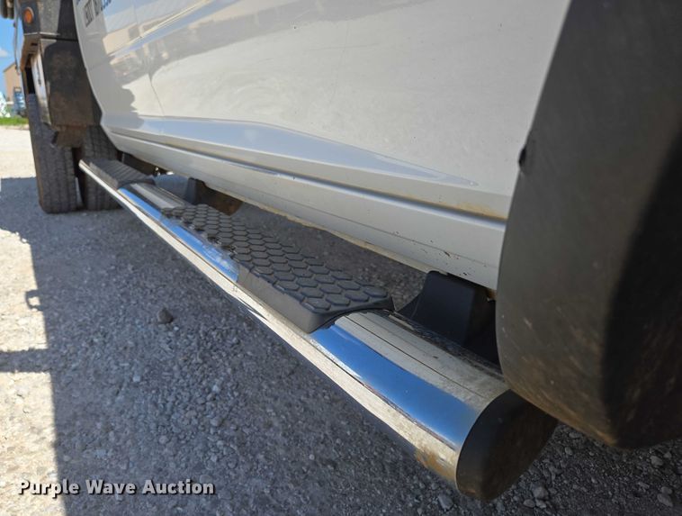 image for item ED2139 2014 Dodge Ram 5500 Crew Cab flatbed truck