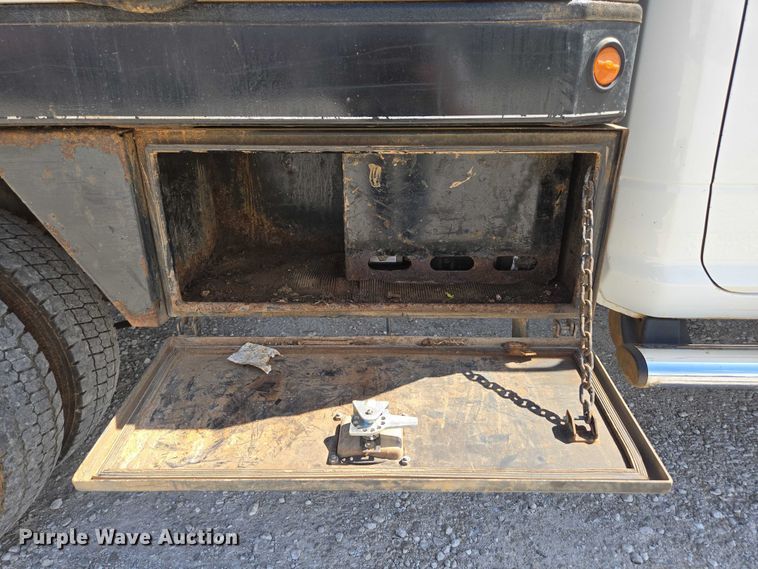 image for item ED2139 2014 Dodge Ram 5500 Crew Cab flatbed truck