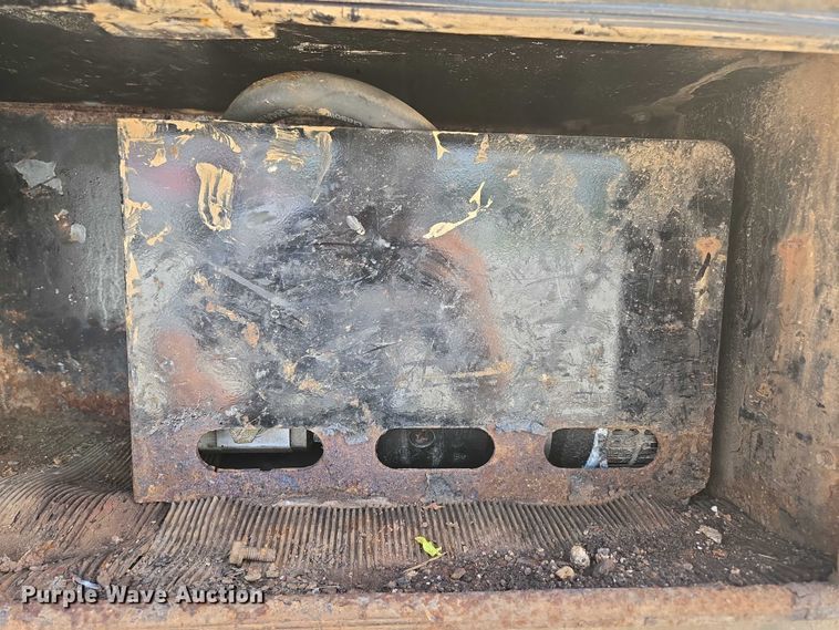 image for item ED2139 2014 Dodge Ram 5500 Crew Cab flatbed truck