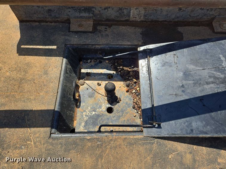 image for item ED2139 2014 Dodge Ram 5500 Crew Cab flatbed truck