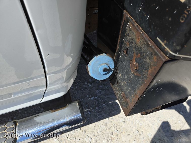 image for item ED2139 2014 Dodge Ram 5500 Crew Cab flatbed truck