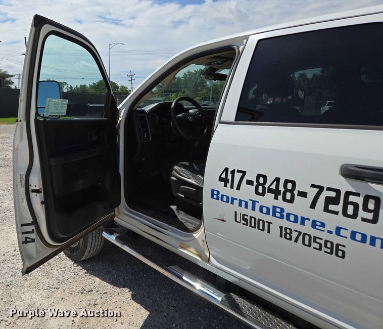 image for item ED2139 2014 Dodge Ram 5500 Crew Cab flatbed truck