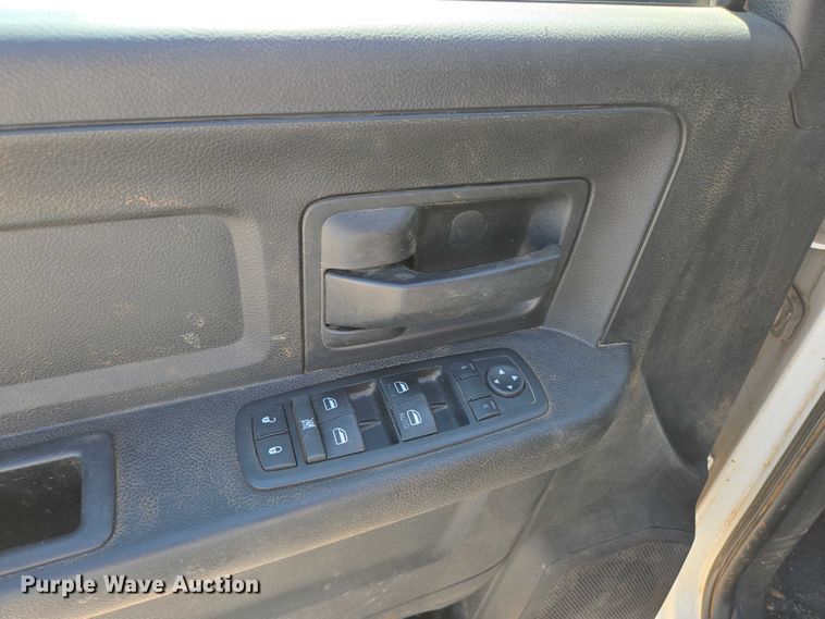 image for item ED2139 2014 Dodge Ram 5500 Crew Cab flatbed truck