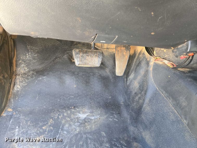 image for item ED2139 2014 Dodge Ram 5500 Crew Cab flatbed truck