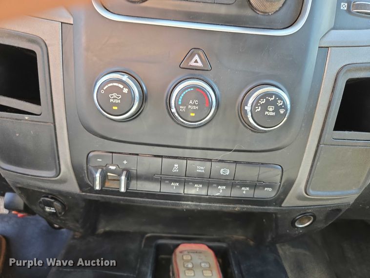 image for item ED2139 2014 Dodge Ram 5500 Crew Cab flatbed truck