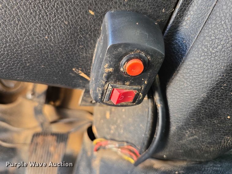 image for item ED2139 2014 Dodge Ram 5500 Crew Cab flatbed truck