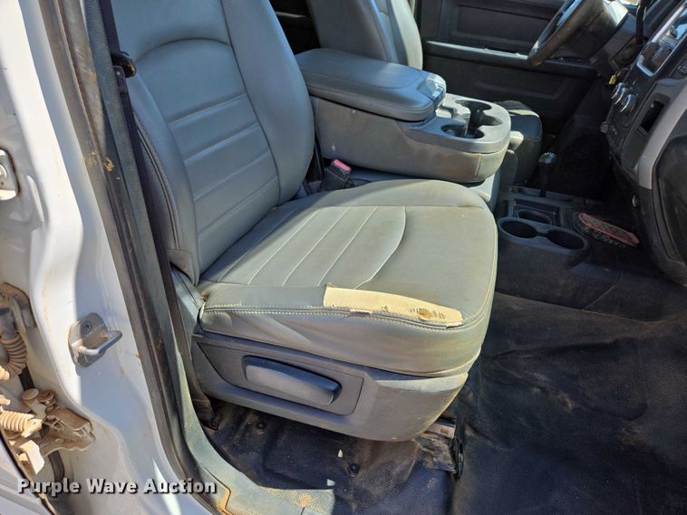 image for item ED2139 2014 Dodge Ram 5500 Crew Cab flatbed truck