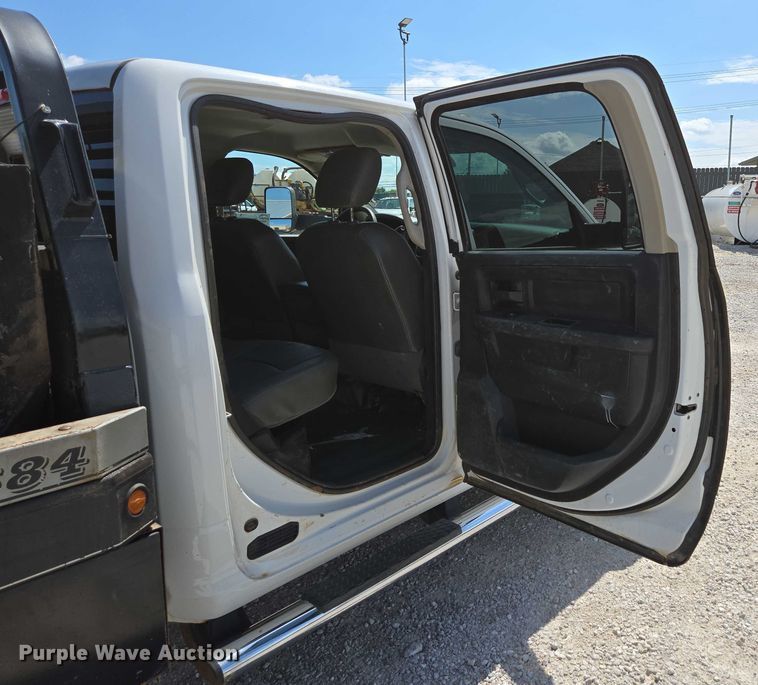 image for item ED2139 2014 Dodge Ram 5500 Crew Cab flatbed truck