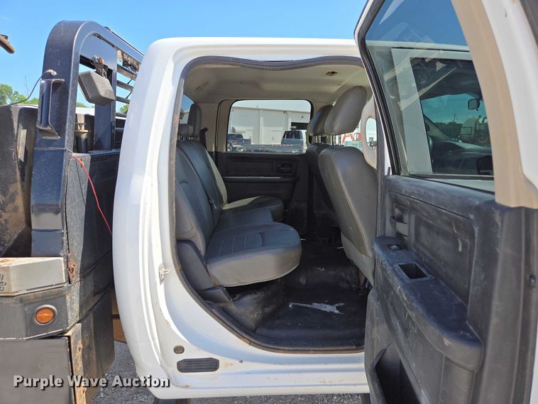 image for item ED2139 2014 Dodge Ram 5500 Crew Cab flatbed truck