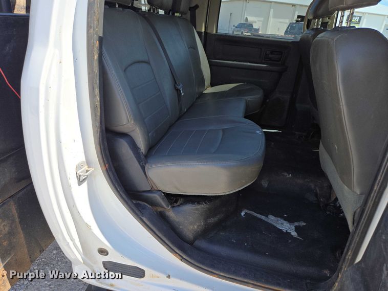 image for item ED2139 2014 Dodge Ram 5500 Crew Cab flatbed truck