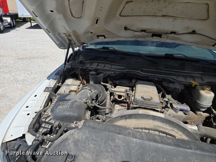 image for item ED2139 2014 Dodge Ram 5500 Crew Cab flatbed truck