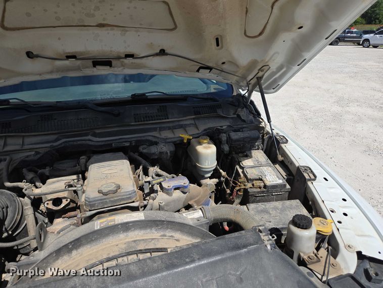 image for item ED2139 2014 Dodge Ram 5500 Crew Cab flatbed truck