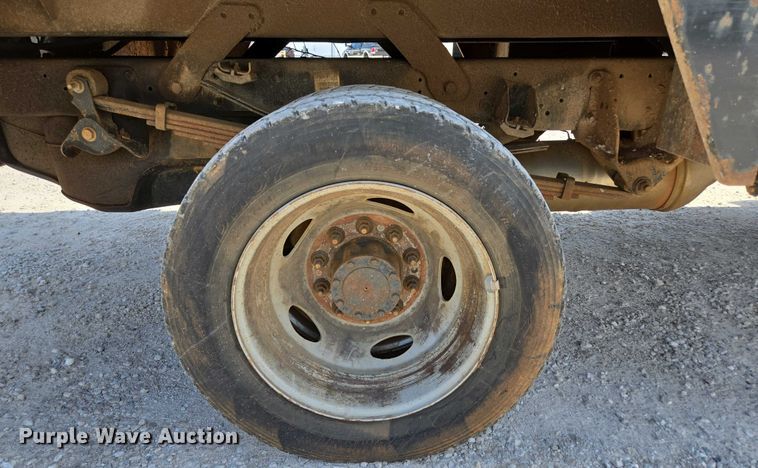 image for item ED2139 2014 Dodge Ram 5500 Crew Cab flatbed truck