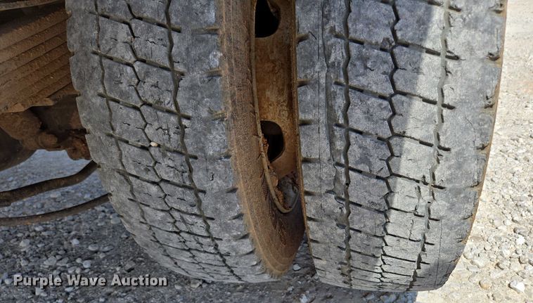 image for item ED2139 2014 Dodge Ram 5500 Crew Cab flatbed truck