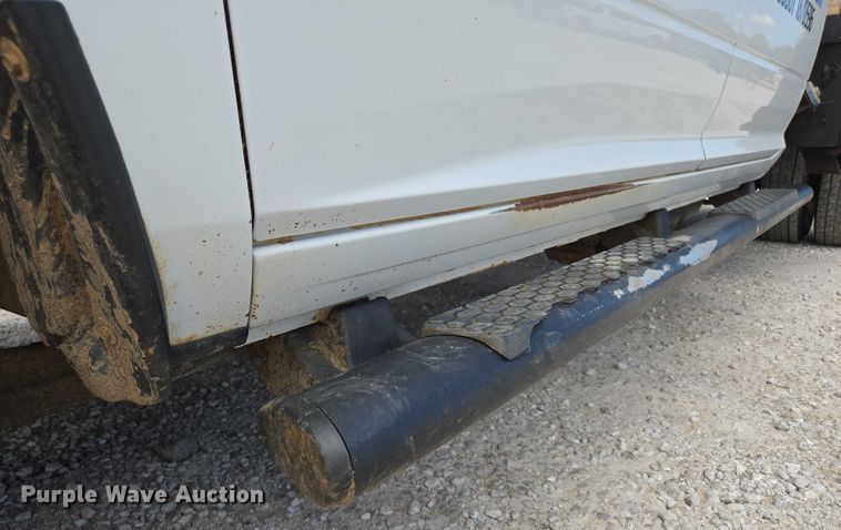 image for item ED2140 2014 Dodge Ram 3500 Crew Cab flatbed pickup truck