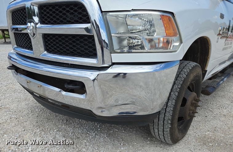 image for item ED2140 2014 Dodge Ram 3500 Crew Cab flatbed pickup truck