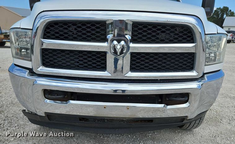 image for item ED2140 2014 Dodge Ram 3500 Crew Cab flatbed pickup truck