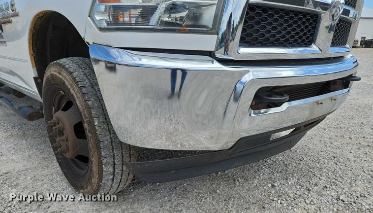 image for item ED2140 2014 Dodge Ram 3500 Crew Cab flatbed pickup truck