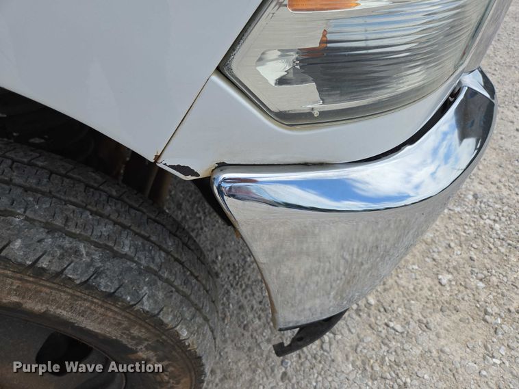 image for item ED2140 2014 Dodge Ram 3500 Crew Cab flatbed pickup truck