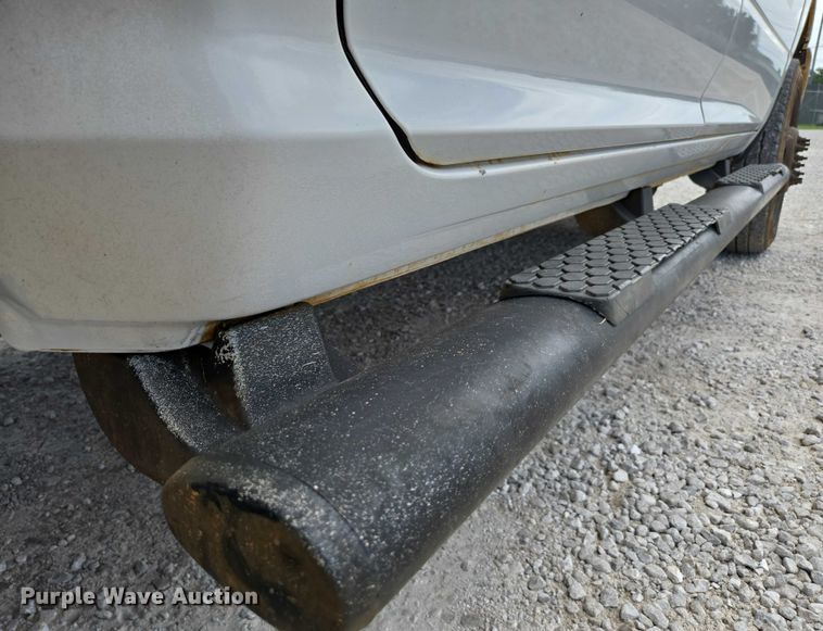 image for item ED2140 2014 Dodge Ram 3500 Crew Cab flatbed pickup truck