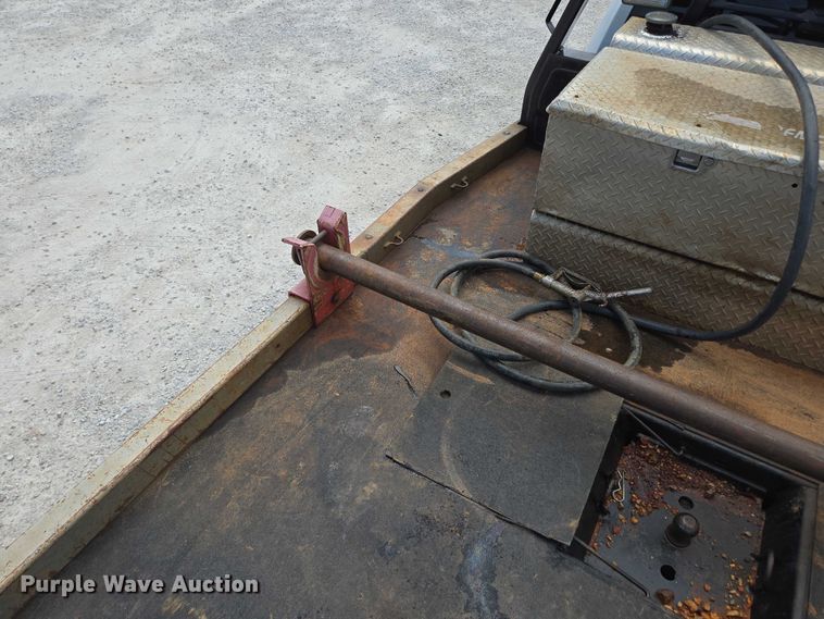 image for item ED2140 2014 Dodge Ram 3500 Crew Cab flatbed pickup truck