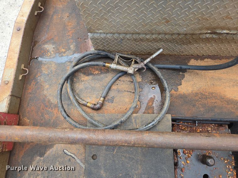 image for item ED2140 2014 Dodge Ram 3500 Crew Cab flatbed pickup truck