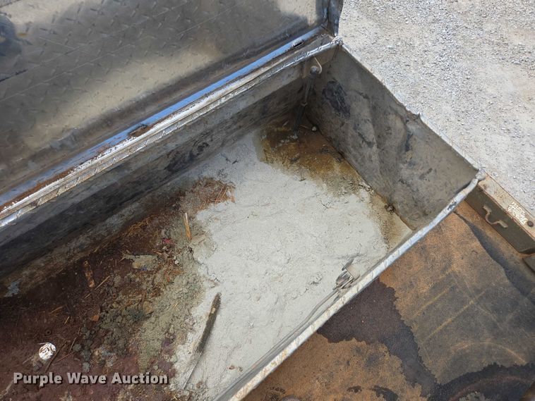 image for item ED2140 2014 Dodge Ram 3500 Crew Cab flatbed pickup truck