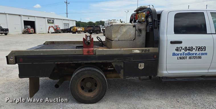 image for item ED2140 2014 Dodge Ram 3500 Crew Cab flatbed pickup truck