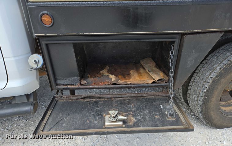 image for item ED2140 2014 Dodge Ram 3500 Crew Cab flatbed pickup truck