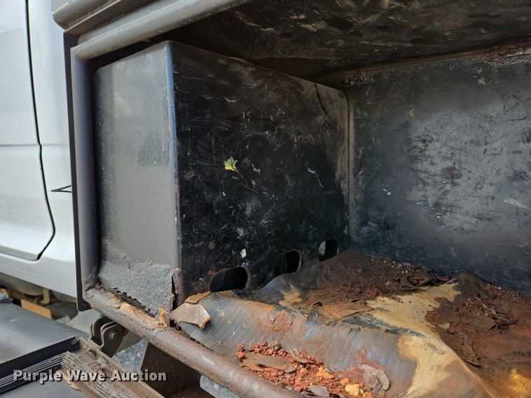 image for item ED2140 2014 Dodge Ram 3500 Crew Cab flatbed pickup truck