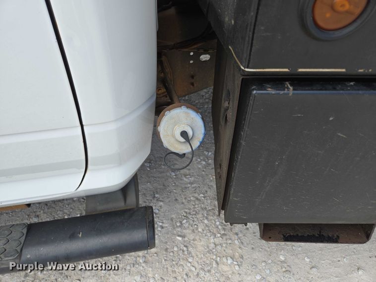 image for item ED2140 2014 Dodge Ram 3500 Crew Cab flatbed pickup truck