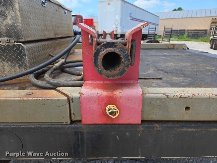 image for item ED2140 2014 Dodge Ram 3500 Crew Cab flatbed pickup truck