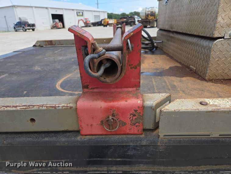 image for item ED2140 2014 Dodge Ram 3500 Crew Cab flatbed pickup truck