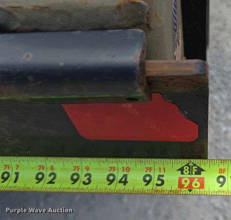 image for item ED2140 2014 Dodge Ram 3500 Crew Cab flatbed pickup truck