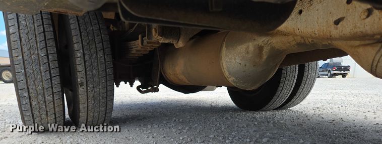 image for item ED2140 2014 Dodge Ram 3500 Crew Cab flatbed pickup truck