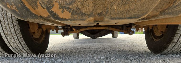 image for item ED2140 2014 Dodge Ram 3500 Crew Cab flatbed pickup truck