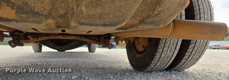 image for item ED2140 2014 Dodge Ram 3500 Crew Cab flatbed pickup truck