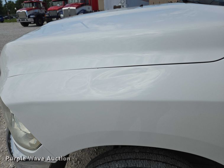 image for item ED2140 2014 Dodge Ram 3500 Crew Cab flatbed pickup truck