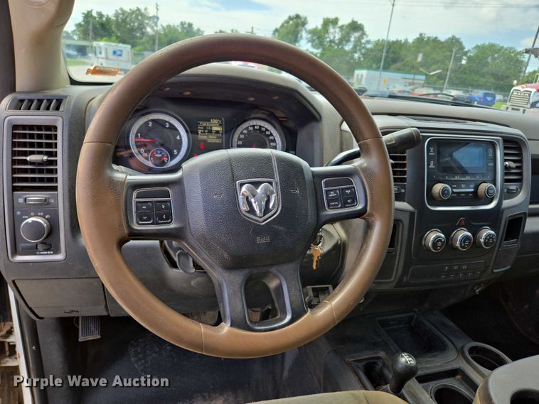 image for item ED2140 2014 Dodge Ram 3500 Crew Cab flatbed pickup truck