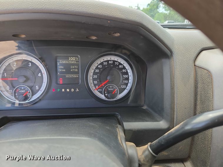 image for item ED2140 2014 Dodge Ram 3500 Crew Cab flatbed pickup truck