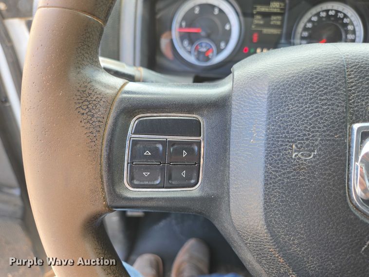 image for item ED2140 2014 Dodge Ram 3500 Crew Cab flatbed pickup truck