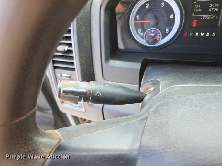 image for item ED2140 2014 Dodge Ram 3500 Crew Cab flatbed pickup truck