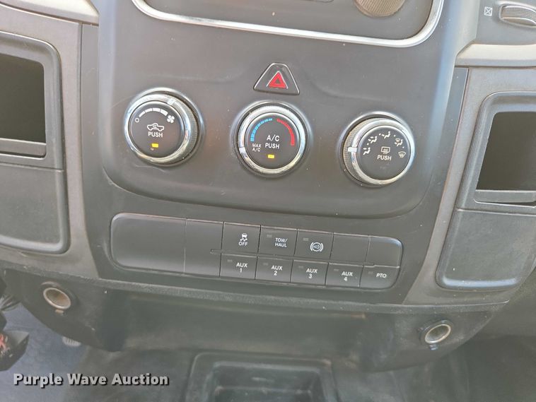 image for item ED2140 2014 Dodge Ram 3500 Crew Cab flatbed pickup truck