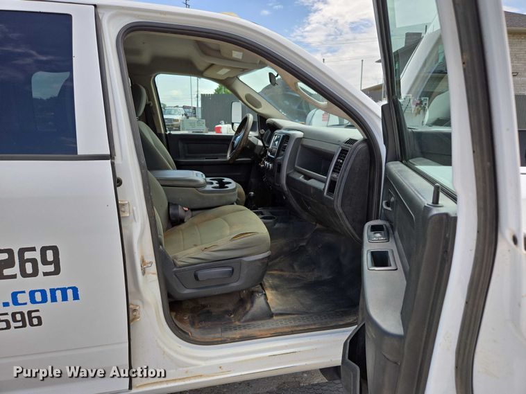 image for item ED2140 2014 Dodge Ram 3500 Crew Cab flatbed pickup truck