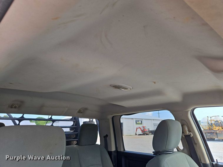 image for item ED2140 2014 Dodge Ram 3500 Crew Cab flatbed pickup truck