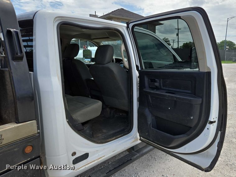 image for item ED2140 2014 Dodge Ram 3500 Crew Cab flatbed pickup truck