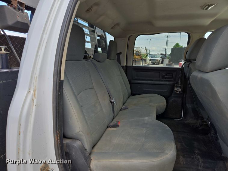 image for item ED2140 2014 Dodge Ram 3500 Crew Cab flatbed pickup truck