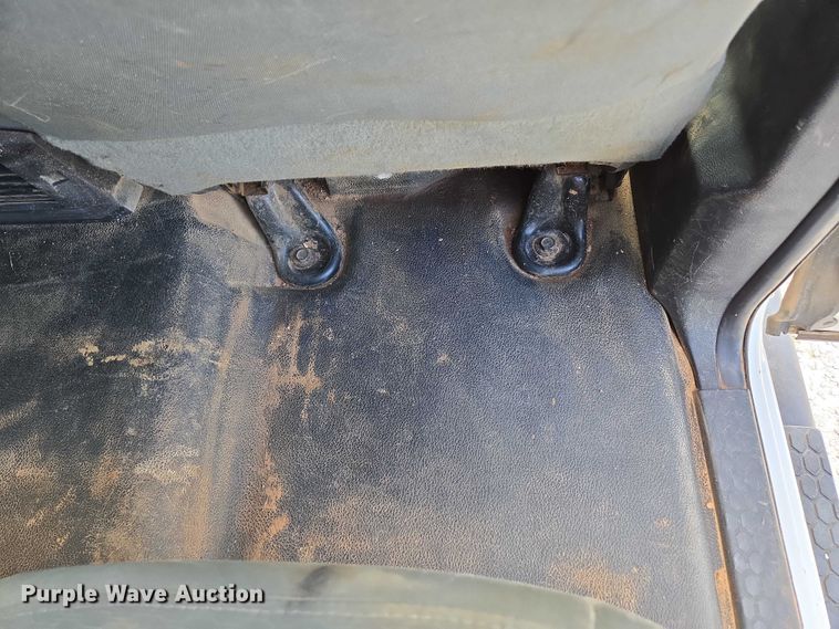 image for item ED2140 2014 Dodge Ram 3500 Crew Cab flatbed pickup truck