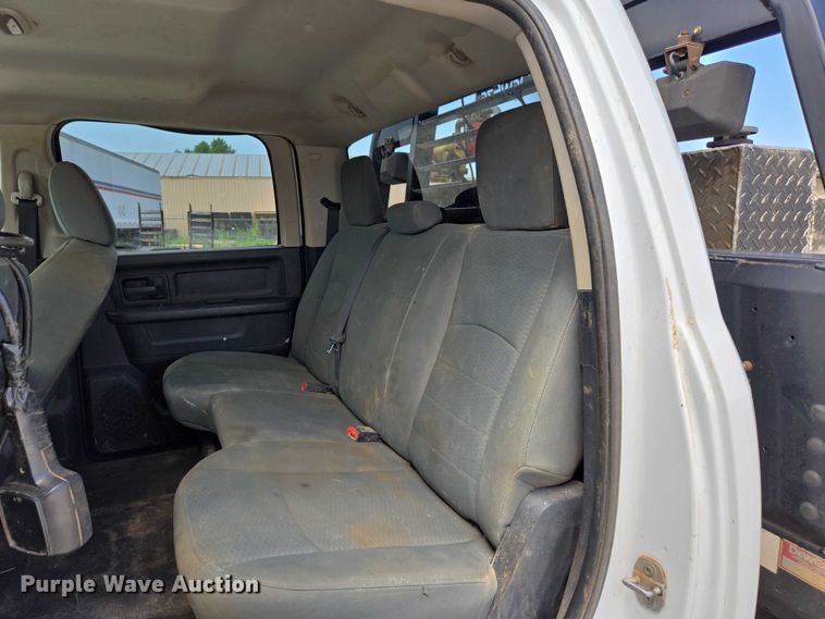 image for item ED2140 2014 Dodge Ram 3500 Crew Cab flatbed pickup truck